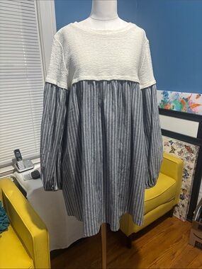 Free the Roses White Bodice Gray Striped Balloon-Sleeve Dress